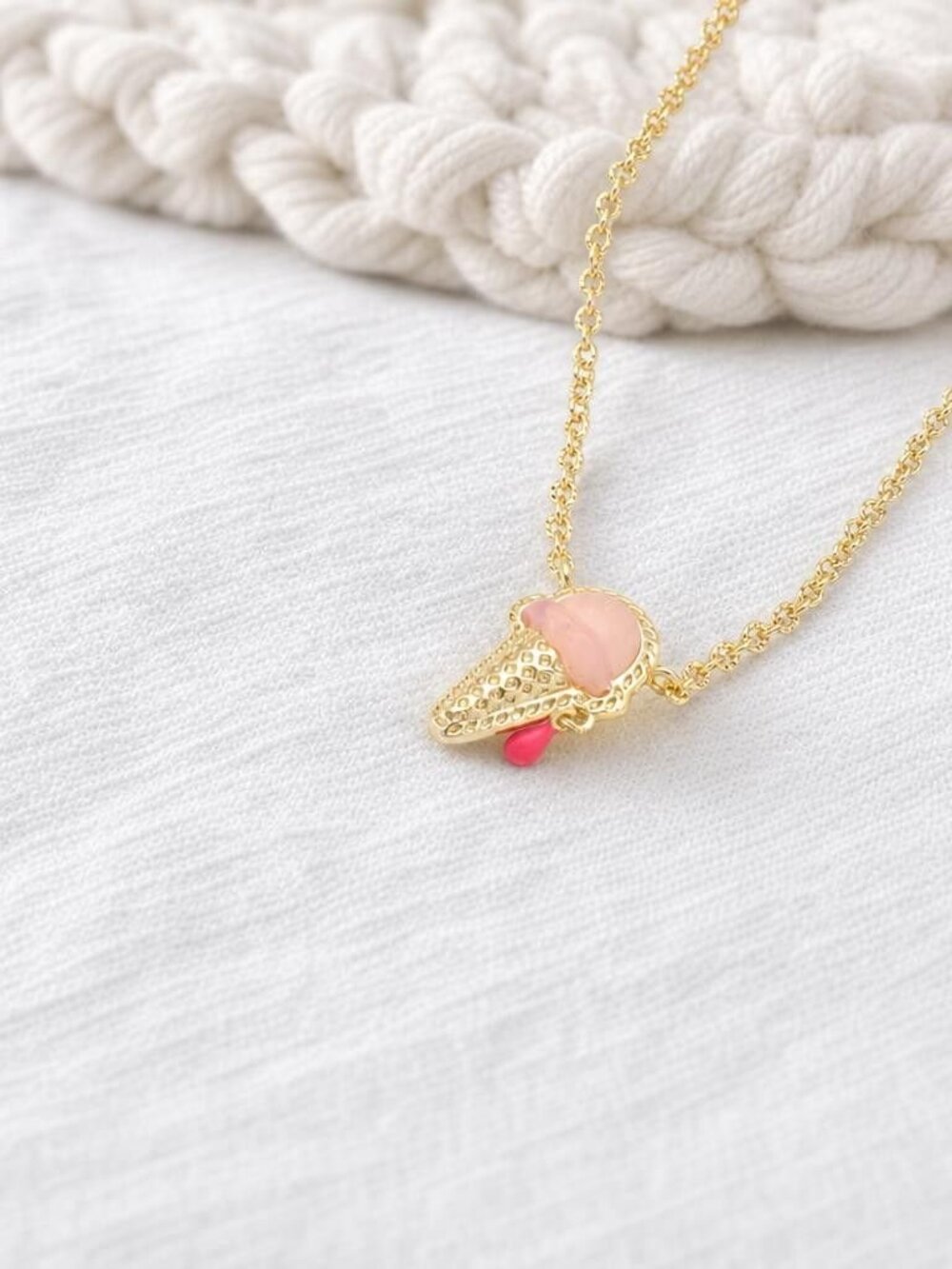 Kendra Scott Ice Cream Gold Short Pendant Necklace - Picture 2 of 2